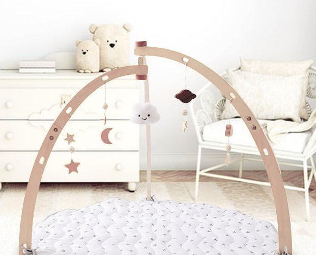 Jouets/décorations à suspendre sur l'arche